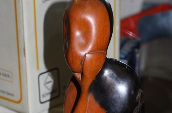 Statua artigianale africana