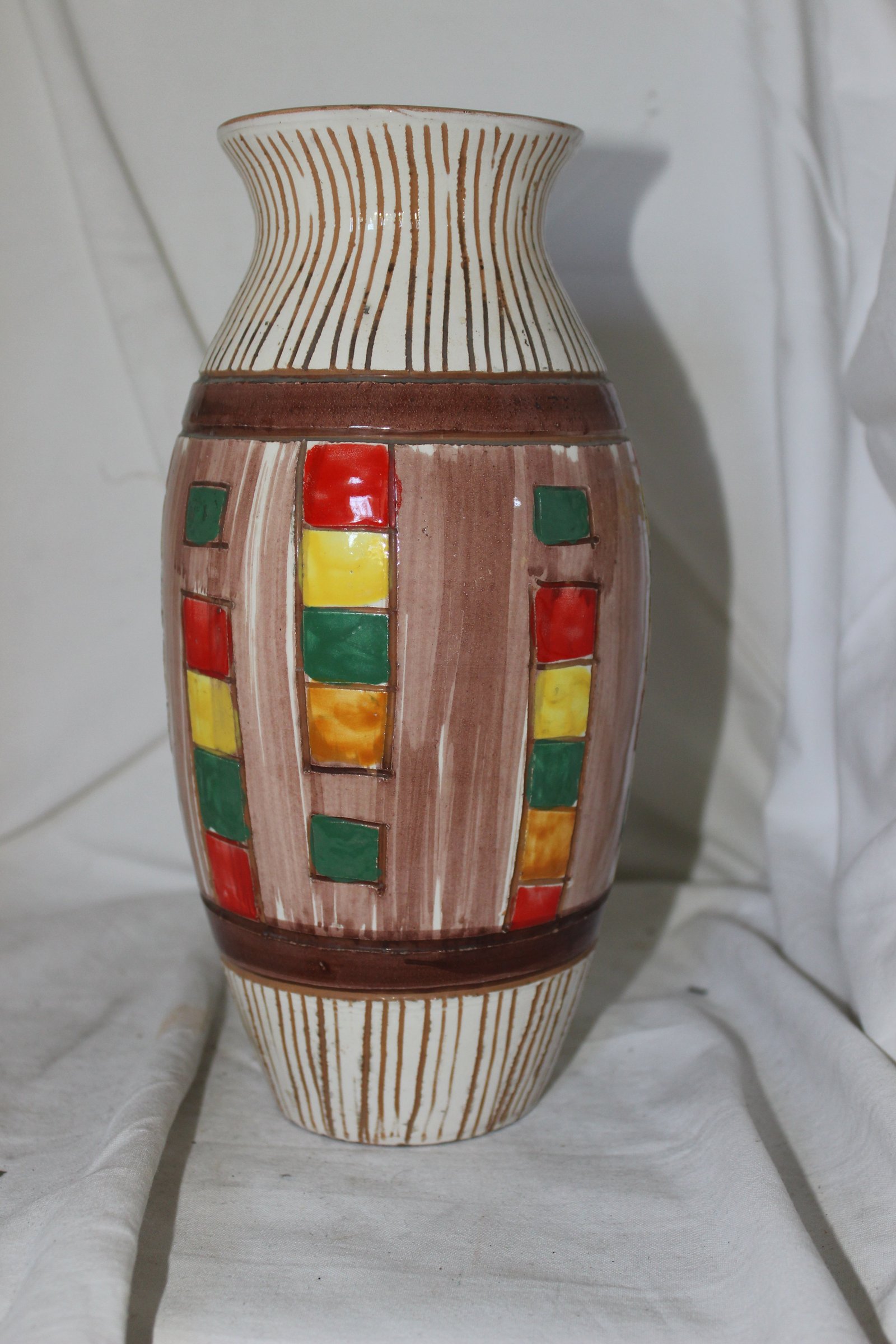Vaso in terracotta decorato