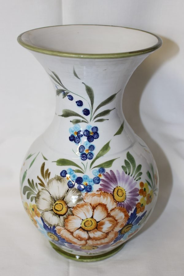 Vaso decorativo in ceramica, disegno a mano.