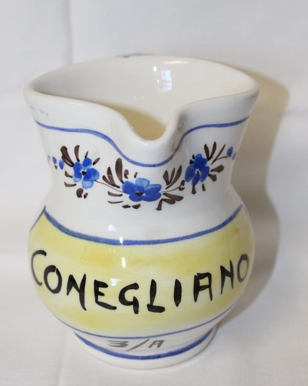 Vaso decorativo di ceramica, fatto a mano.