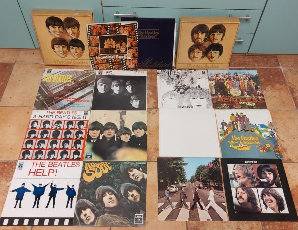 BEATLES - I favolosi Beatles 1963-1965 / 1966-1970 - Box 13 LP + Book + inserti