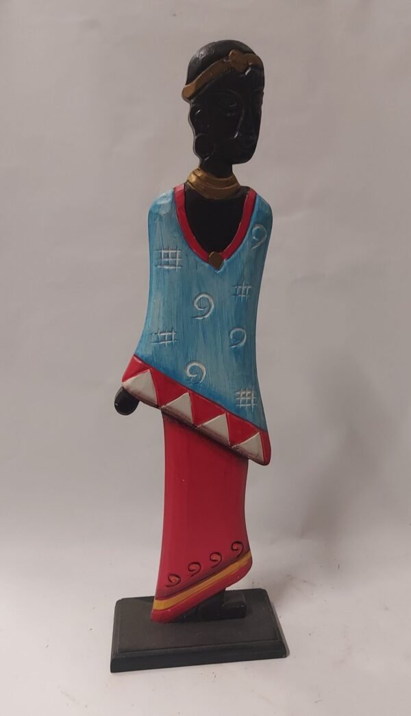Statua di donna  in legno