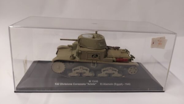 Modellino carro armato M 13/40