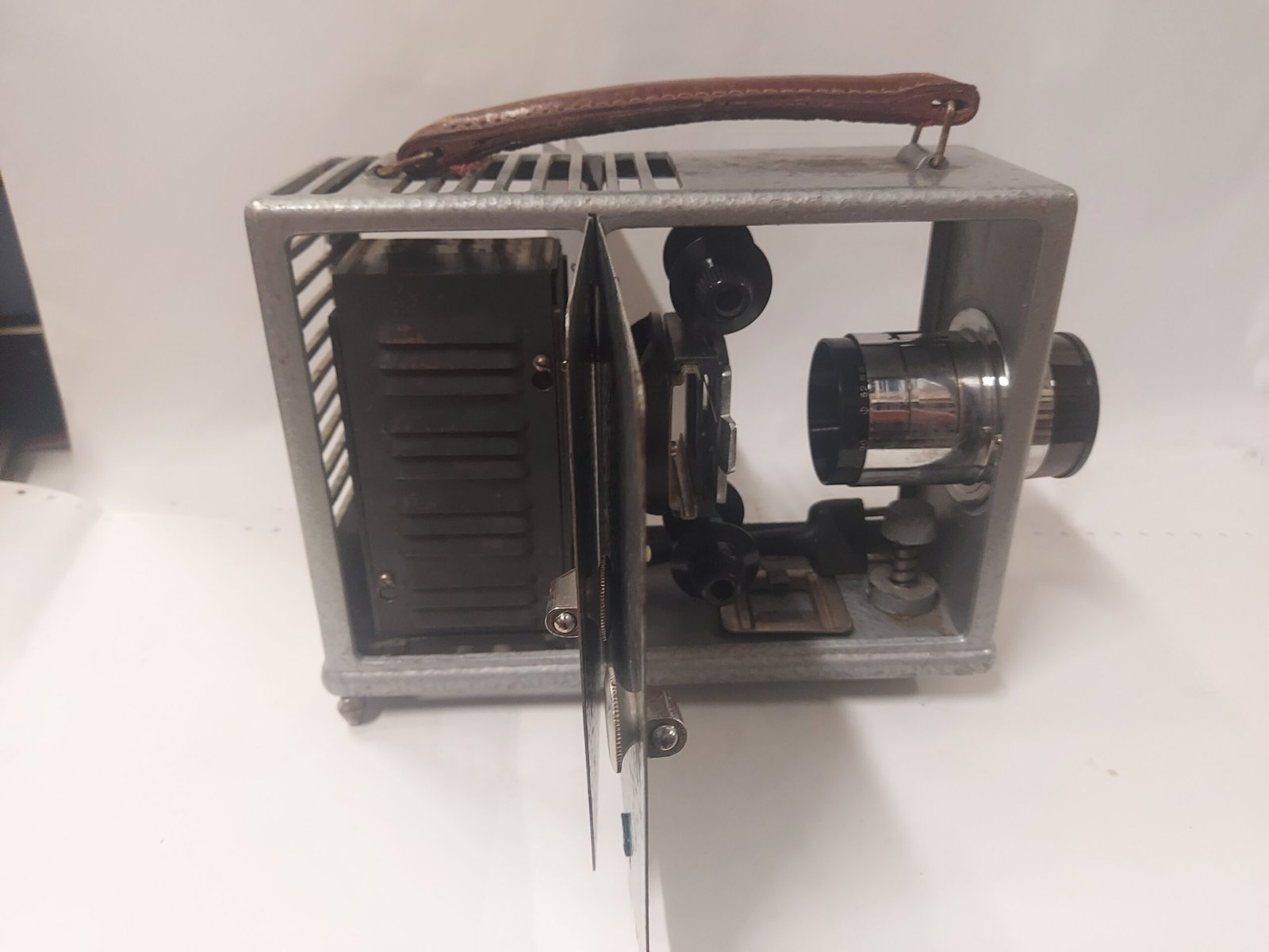 Proiettore vintage Iris con valigetta - immagine 2