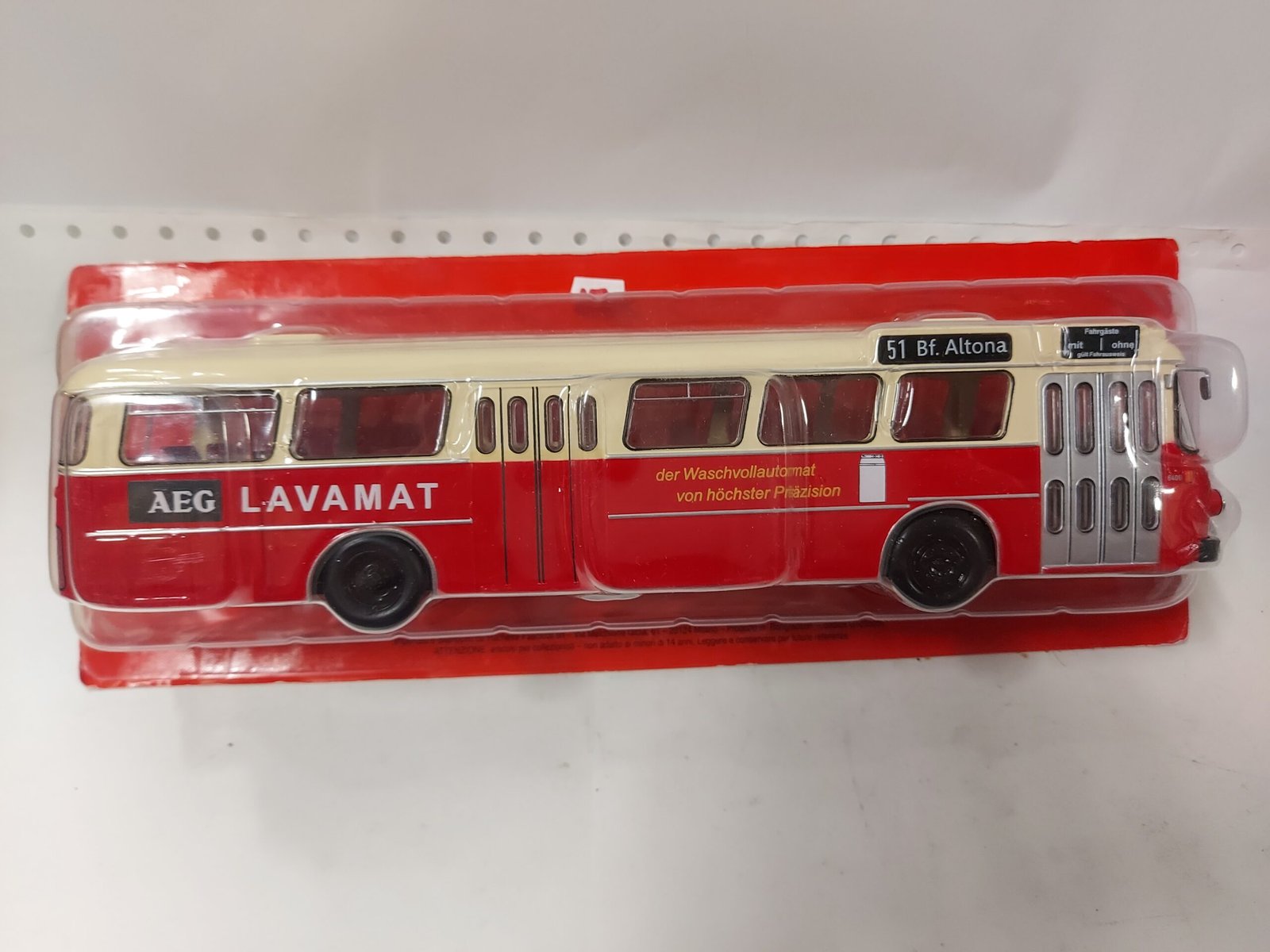 Modellino autobus in scala 1/43 di Bussing Senator 12D