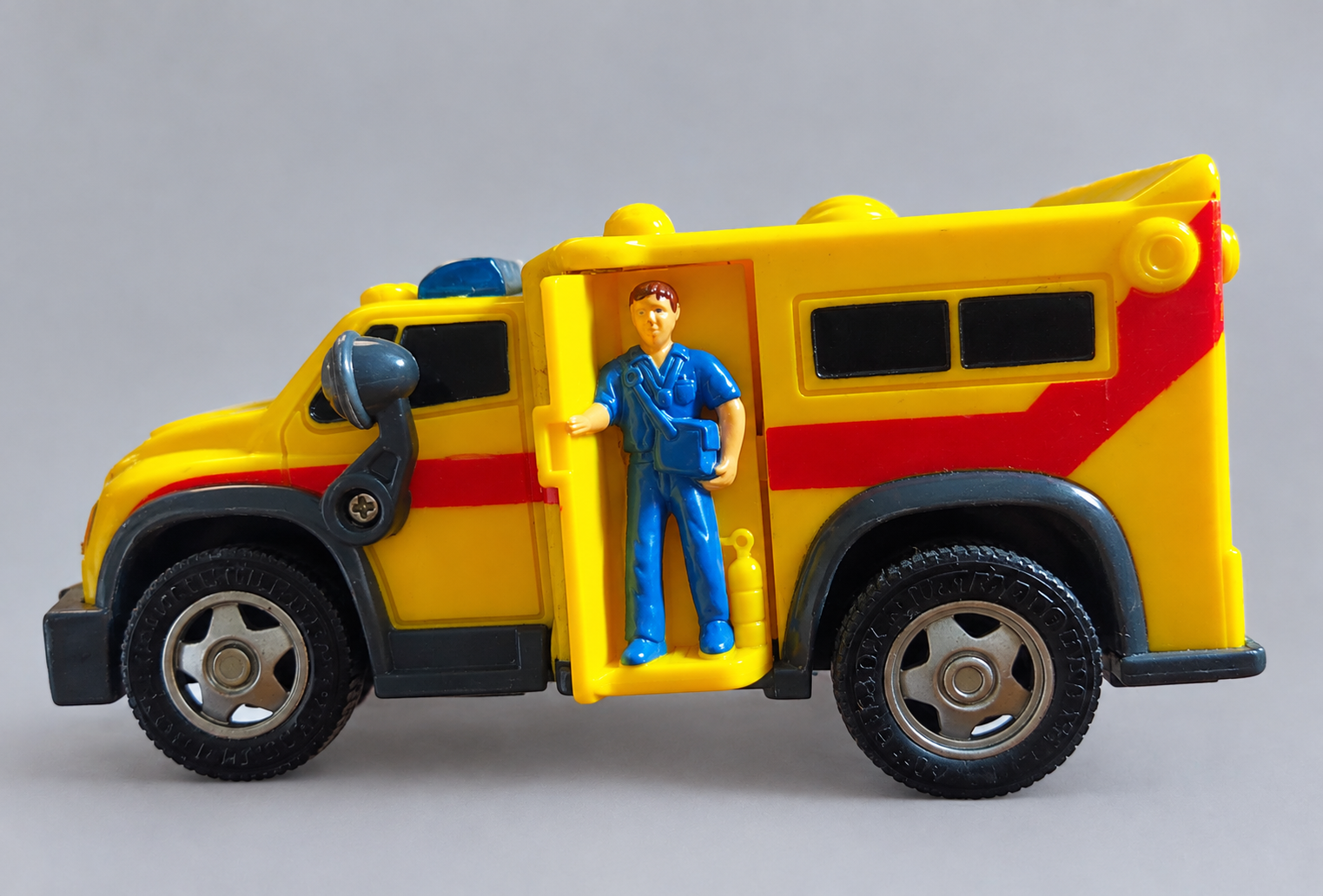 Modellino ambulanza Matchbox Rescue Net, MATTEL, 2001 - immagine 2